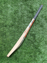 Load image into Gallery viewer, Gray Nicolls Delta Edition 3.0 Limited Edition

