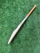 Load image into Gallery viewer, MBS Special Edition Cricket Bat - 01
