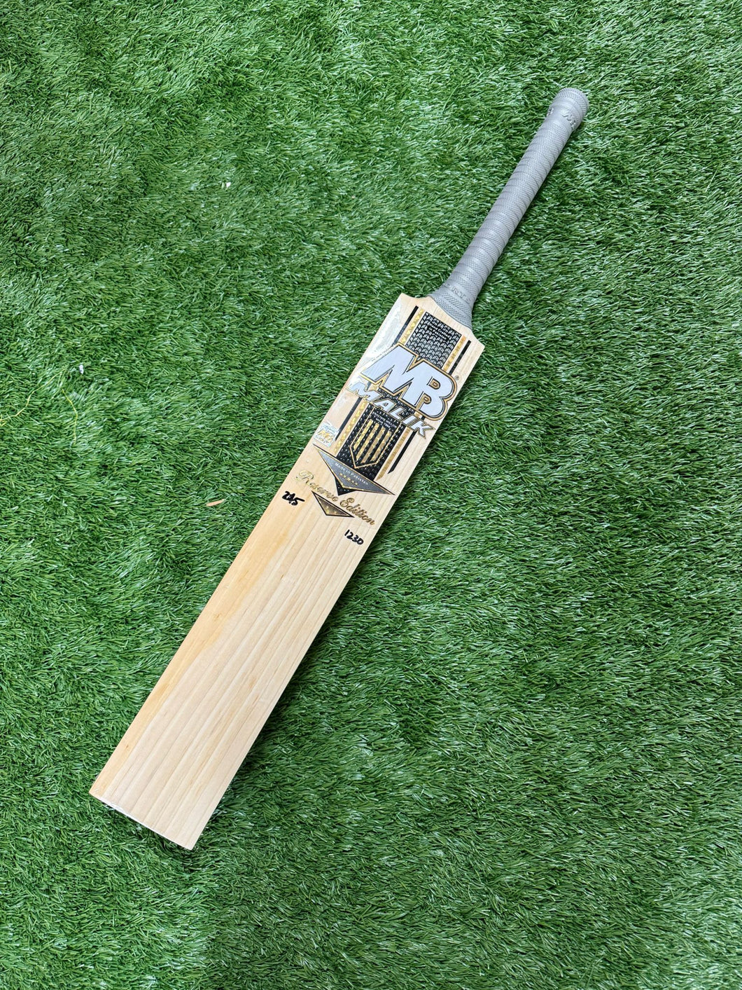 MB Reserve Edition Cricket Bat -01